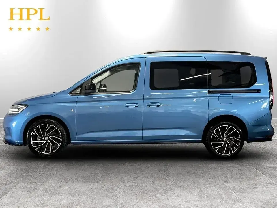Used VW Caddy Maxi S 122 HP (89 kW) 2023 Blue MPV
