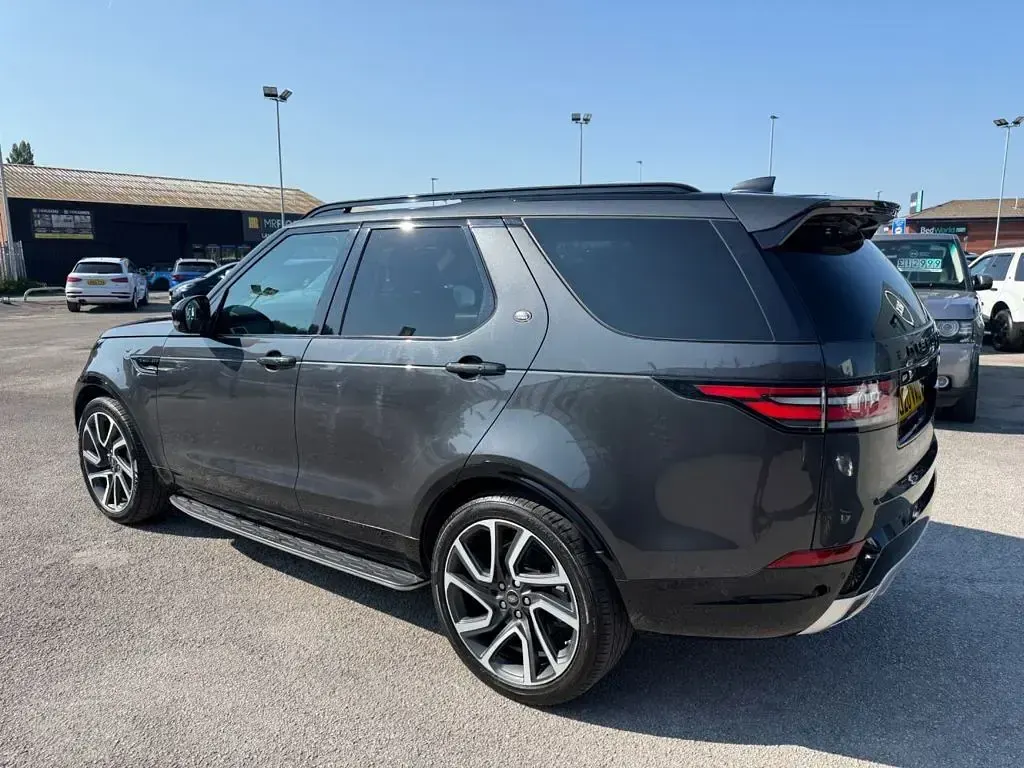 Used Land Rover Discovery 5 Carpathian Edition 2020 Carpathian grey metallic SUV