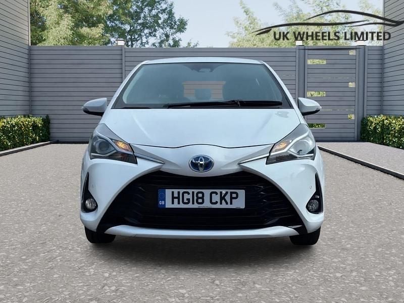 Used Toyota Yaris Hybrid 2018 White Hatchback