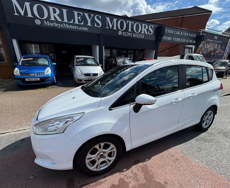 Used Ford B-MAX Zetec 105 HP (77 kW) 2013 White MPV