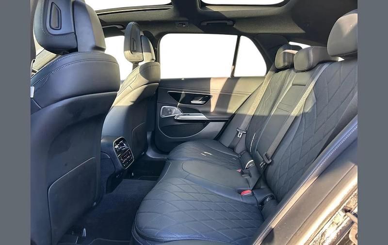 Used Mercedes E200 Exclusive 200 HP (147 kW) 2024 Black Estate