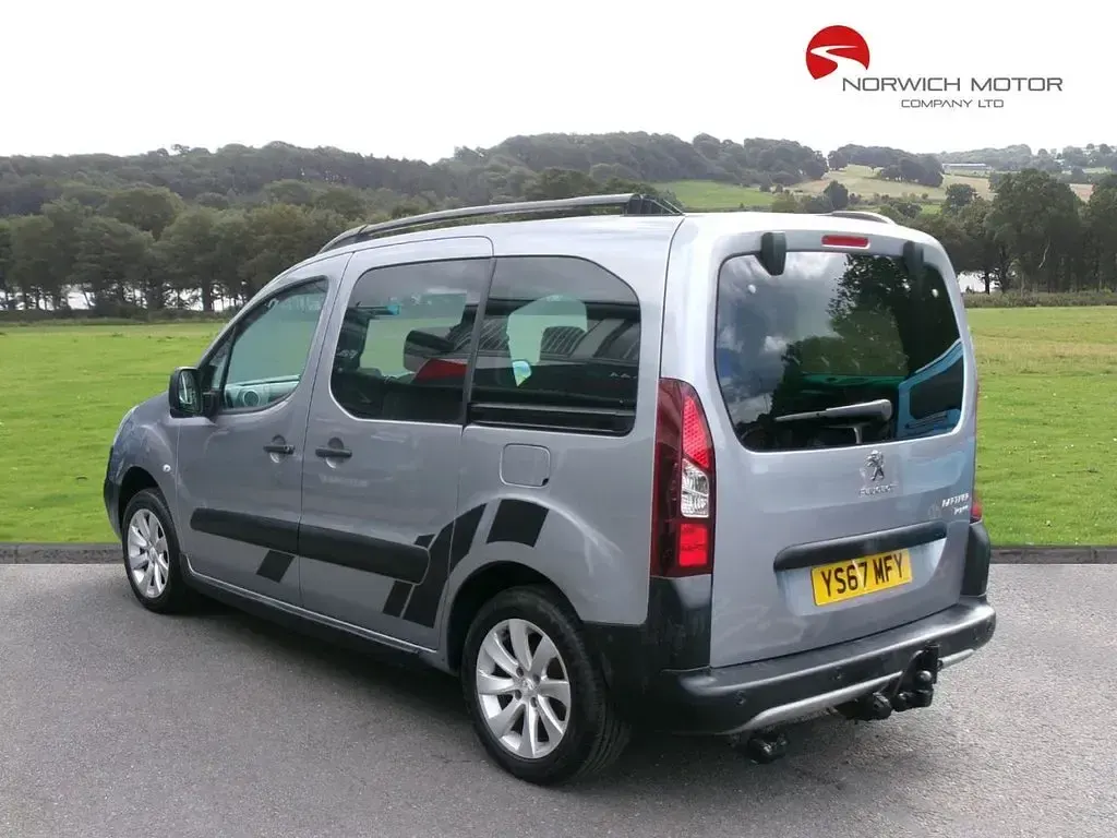 Used Peugeot Partner Tepee Outdoor 120 HP (88 kW) 2017 Grey MPV