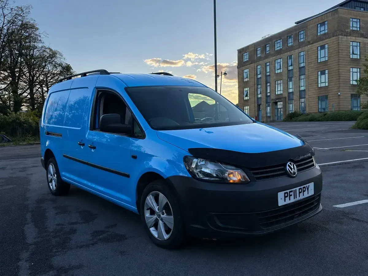 Used VW Caddy 102 HP (75 kW) 2011 Blue MPV