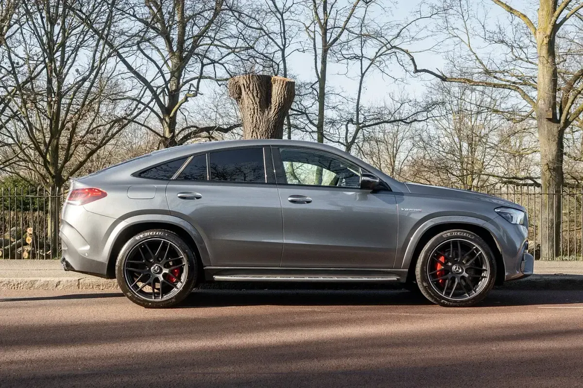 Usado Mercedes GLE63 AMG Premium Plus 612 HP (450 kW) 2024 Cinzento Coupé