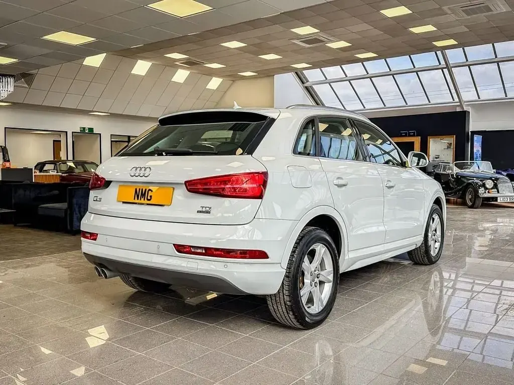Używany Audi Q3 Comfort 184 KM (135 kW) 2015 Biały SUV