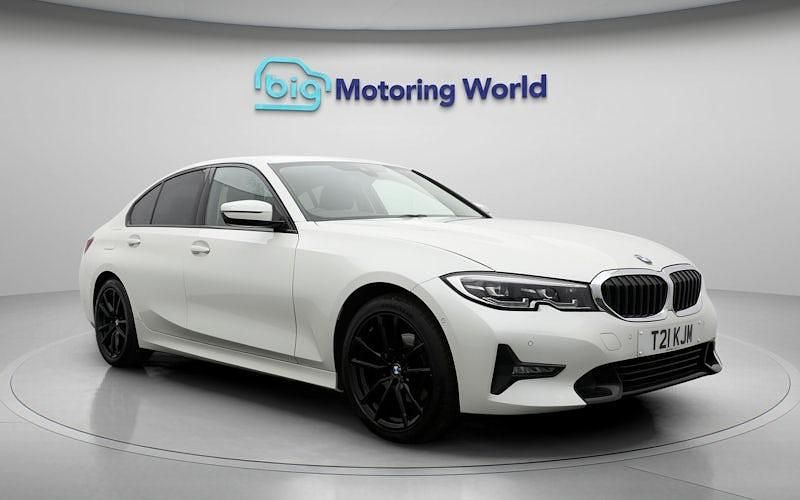 Used BMW 320 Sport Line 184 HP (135 kW) 2021 White Sedan