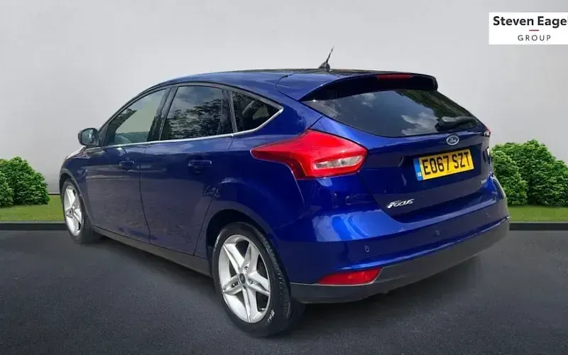 Used Ford Focus Zetec 125 HP (91 kW) 2017 Blue Hatchback