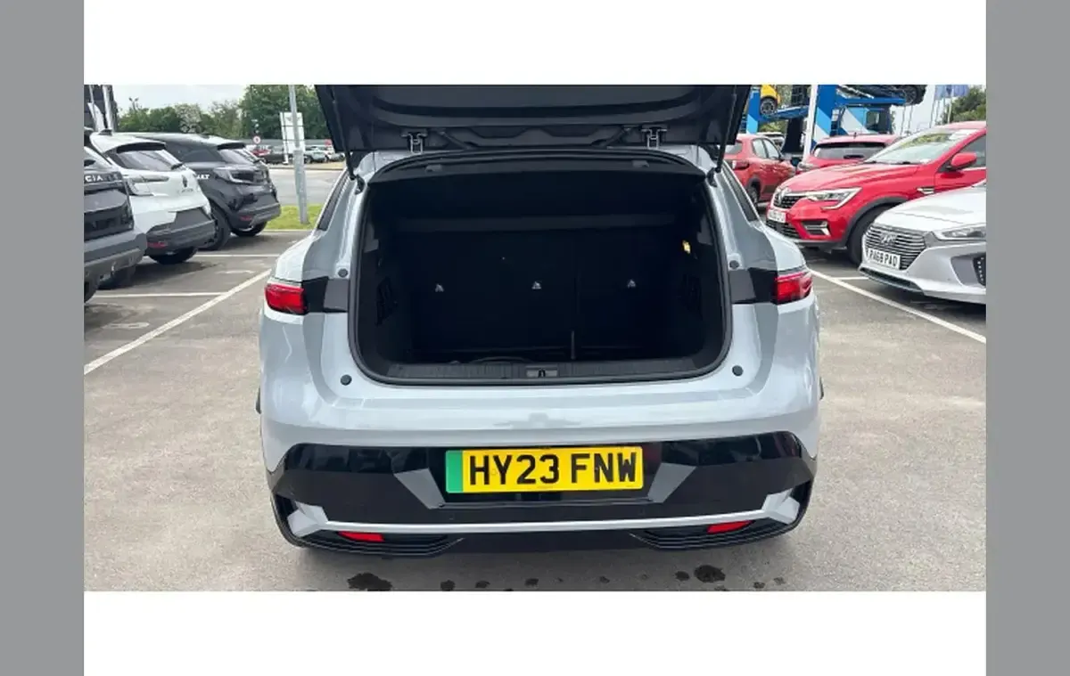 Usado Renault Megane E-Tech Techno 160 kW (218 HP) 2023 Other Citadino