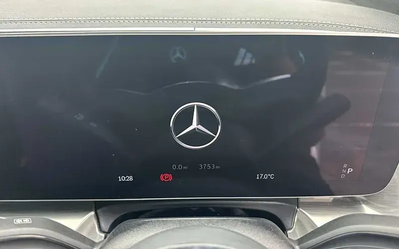 Used Mercedes V300 Exclusive 237 HP (174 kW) 2025 White MPV