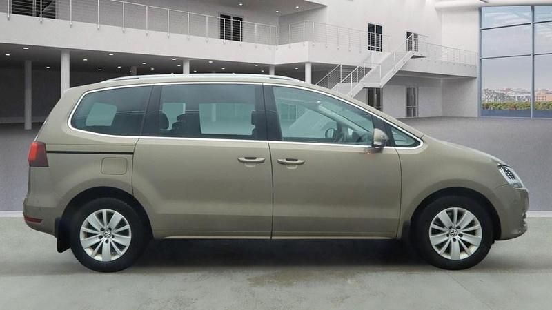 Aztec gold Used 2018 VW Sharan SE MPV | £14,975 (Fair price) - Image 1/4