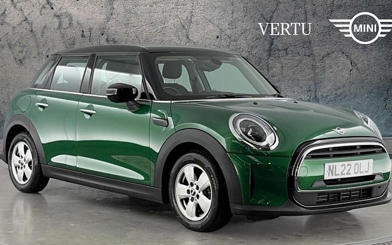 Usado Mini Cooper Classic 136 HP (100 kW) 2022 Citadino
