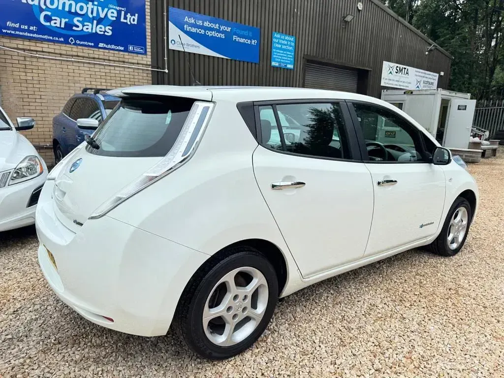 Used Nissan Leaf Acenta 80 kW (109 HP) 2017 White Hatchback