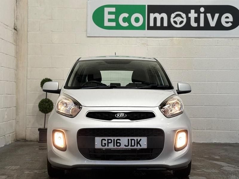 Used Kia Picanto 65 HP (47 kW) 2016 Silver Hatchback