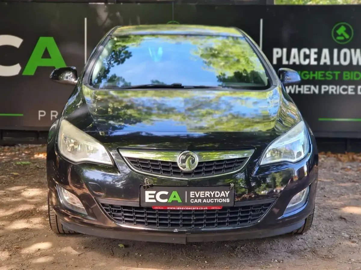 Used Vauxhall Astra Excite 2011 Black Hatchback