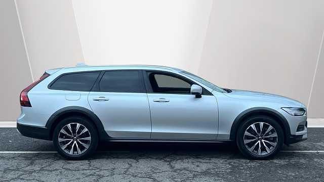 Used Volvo V90 CC 247 HP (181 kW) 2021 Estate
