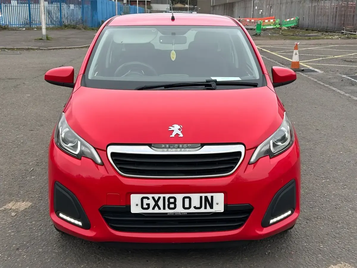 Używany Peugeot 108 Active 72 KM (52 kW) 2018 Czerwony Hatchback