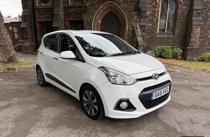 White Used 2016 Hyundai i10 Premium SE Hatchback | £6,295 (Good price) - Image 1/4