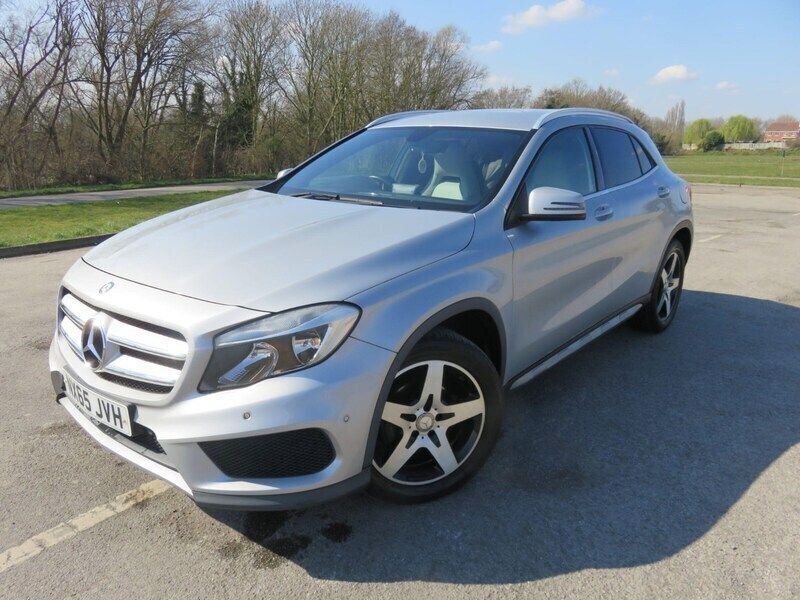 Silver Used 2015 Mercedes GLA200 AMG line SUV | £7,990 (Good price) - Image 1/4