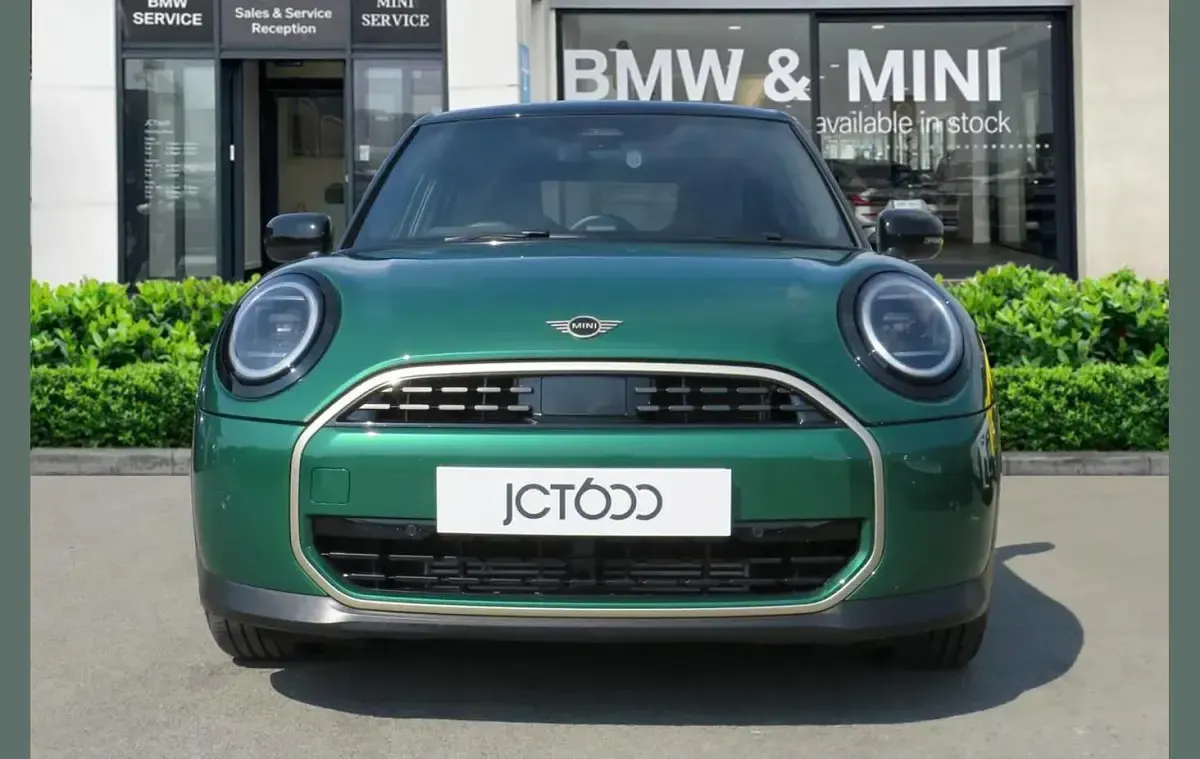 Used Mini Cooper Exclusive 113 kW (154 HP) 2025 Green Hatchback