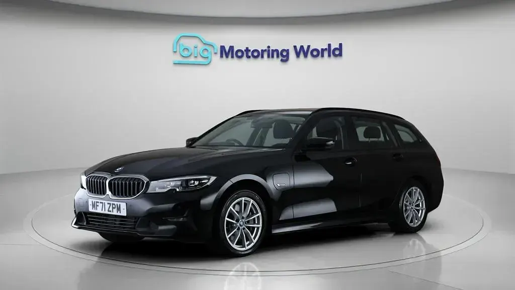 Used BMW 330e 292 HP (214 kW) 2021 Black Estate