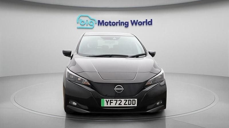 Begagnad Nissan Leaf N-Connecta 110 kW (150 HK) 2023 Halvkombi