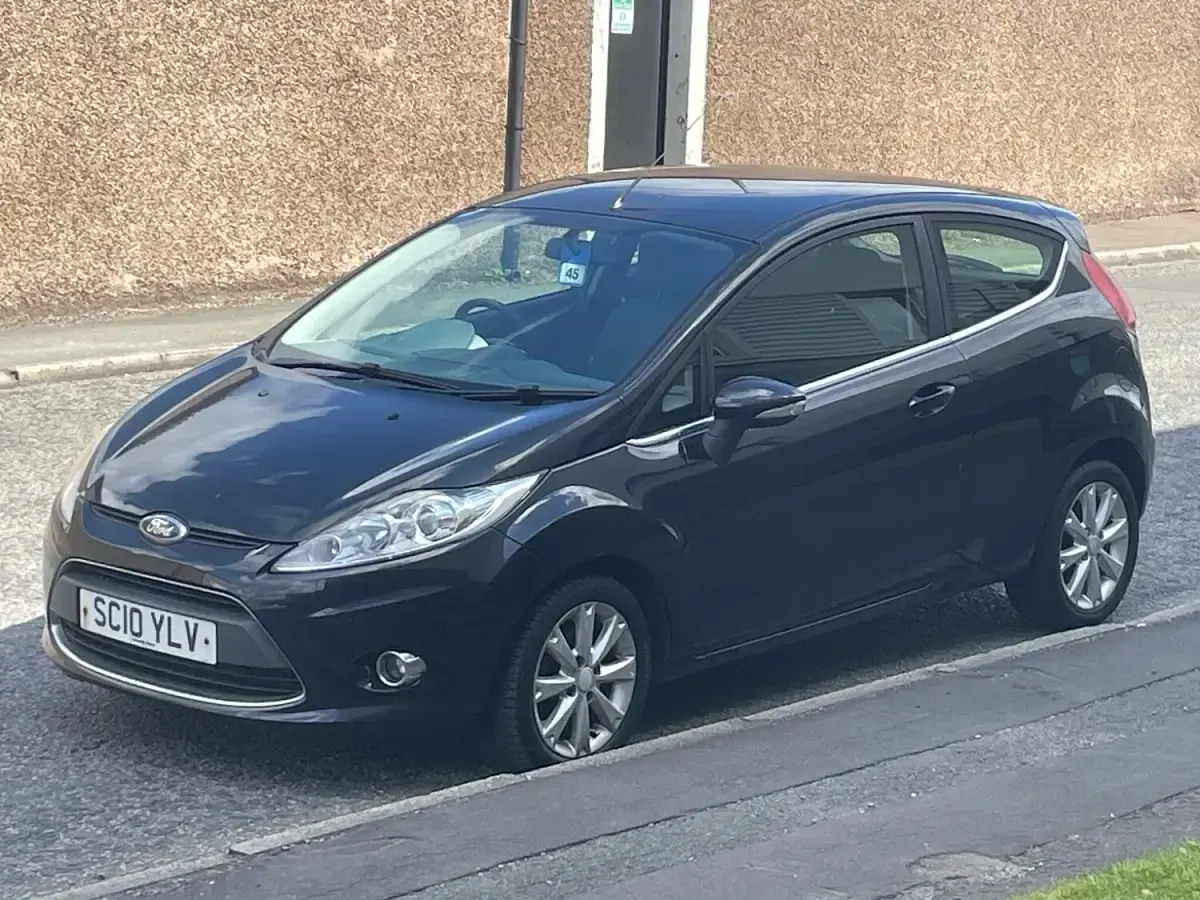 Used Ford Fiesta Zetec 82 HP (60 kW) 2010 Black Hatchback