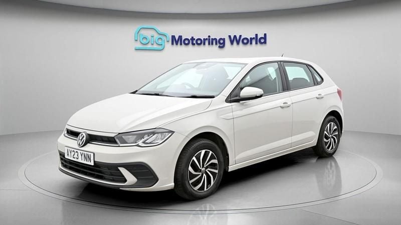 Begagnad VW Polo S 79 HK (58 kW) 2023 Grå Halvkombi