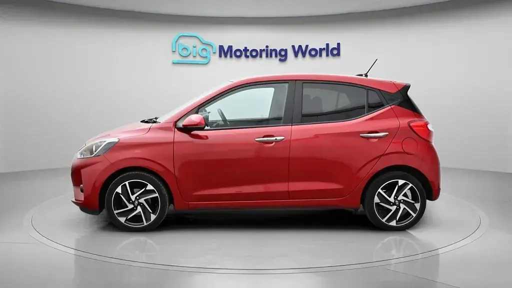 Używany Hyundai i10 Premium 84 KM (61 kW) 2023 Czerwony Hatchback