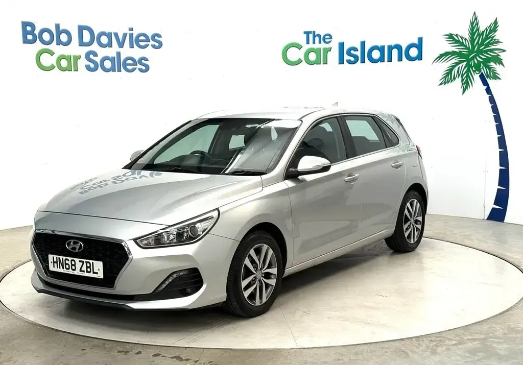 Used Hyundai i30 SE 120 HP (88 kW) 2018 Silver Hatchback