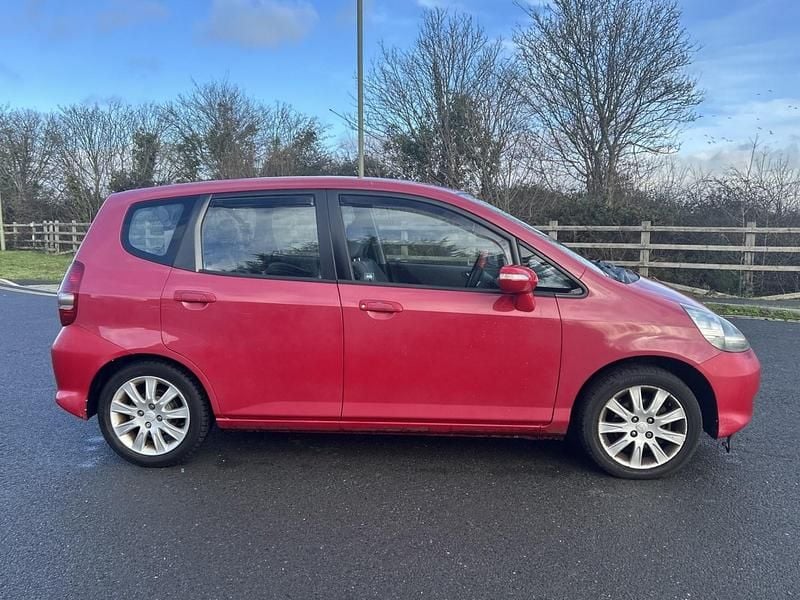 Used Honda Jazz SE 82 HP (60 kW) 2007 Red Hatchback