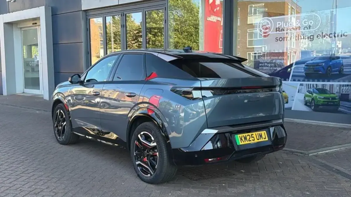 Second-hand Peugeot e-3008 GT 152 kW (207 CP) 2025 Albastru SUV
