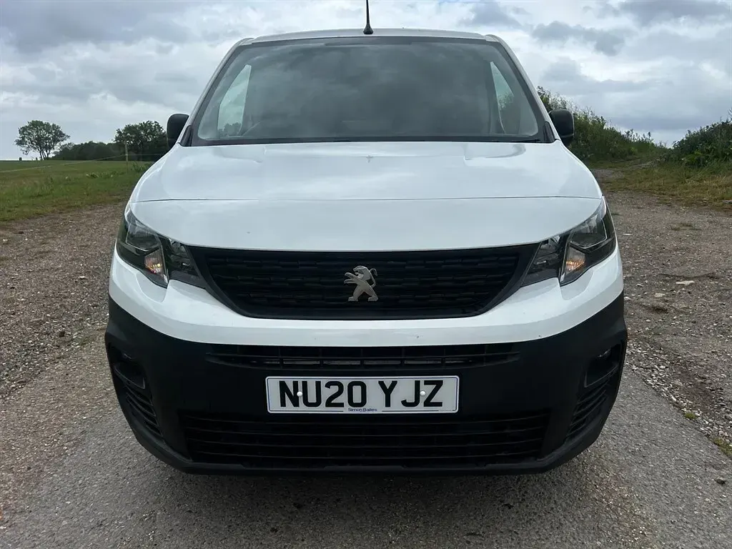 Used Peugeot Partner 2020 White MPV