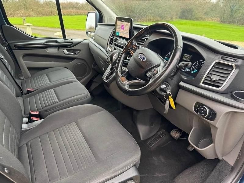Used Ford Transit Custom Limited 185 HP (136 kW) 2020 Blue Estate