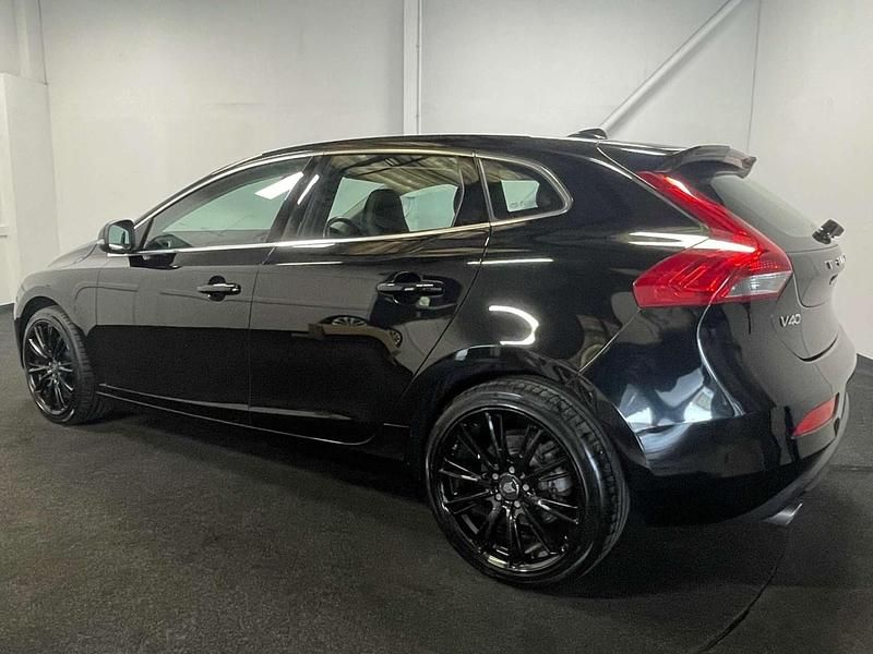 Used Volvo V40 Inscription 152 HP (111 kW) 2019 Black Hatchback