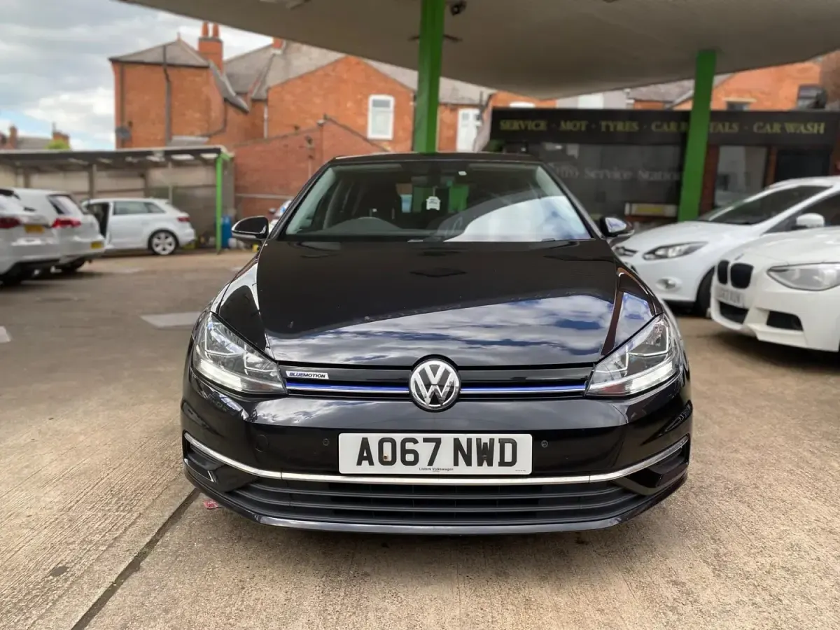 Używany VW Golf VII SE 130 KM (95 kW) 2017 Czarny Hatchback