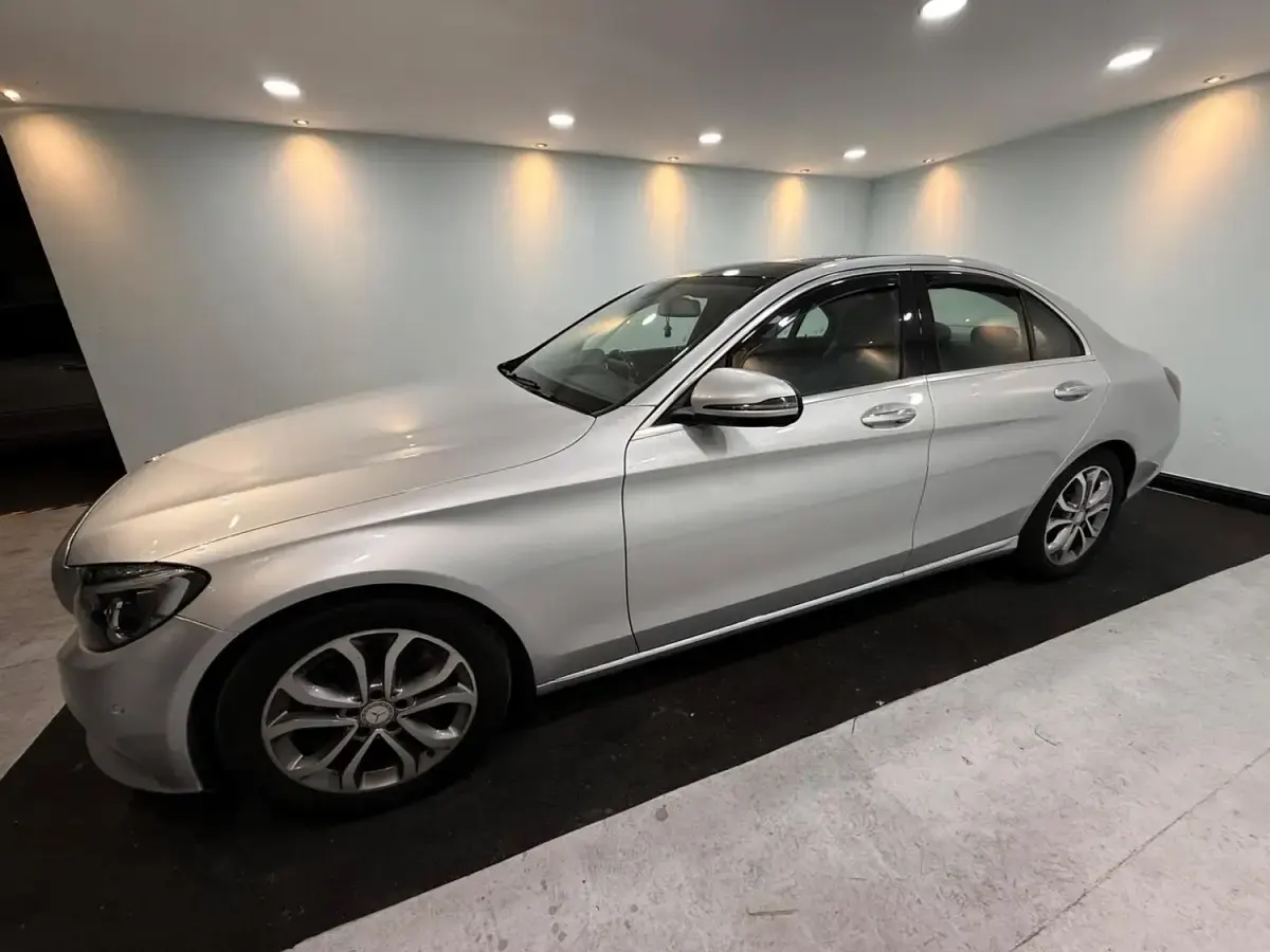 Begagnad Mercedes C200 Premium 184 HK (135 kW) 2017 Silver Sedan