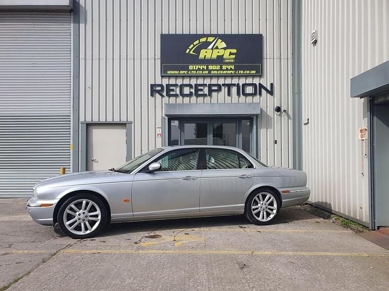 Used Jaguar XJ Sovereign 207 HP (152 kW) 2006 Silver Sedan