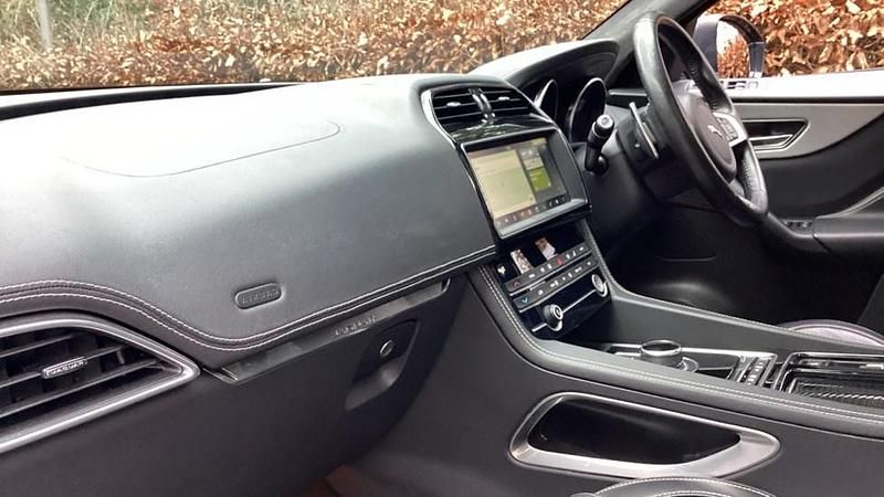 Used Jaguar F-Pace R-Sport 300 HP (220 kW) 2019 Silver SUV