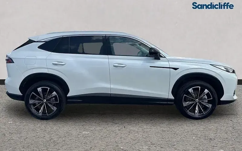 New MG HS SE 224 HP (164 kW) 2025 Metallic  white pearl SUV