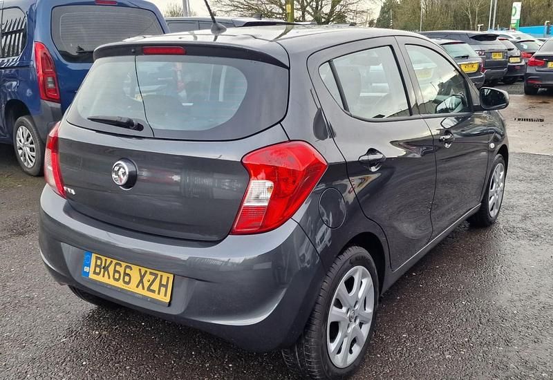 Usado Vauxhall Viva 75 HP (55 kW) 2016 Cinzento Citadino