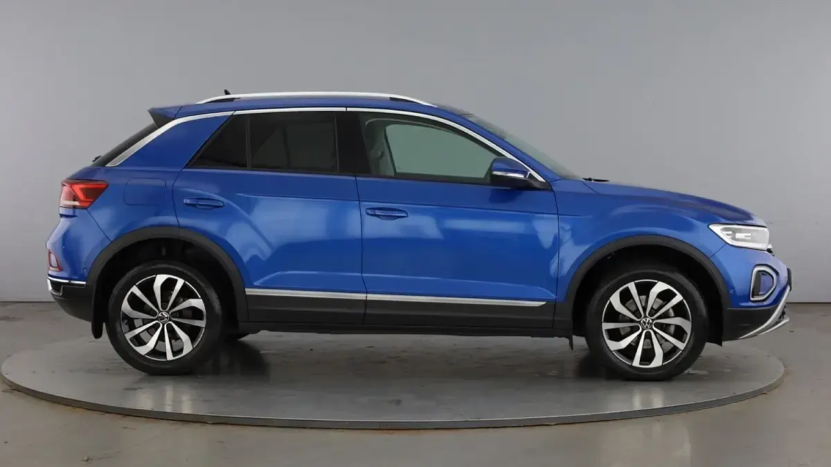 Used VW T-Roc Style 150 HP (110 kW) 2023 Blue SUV