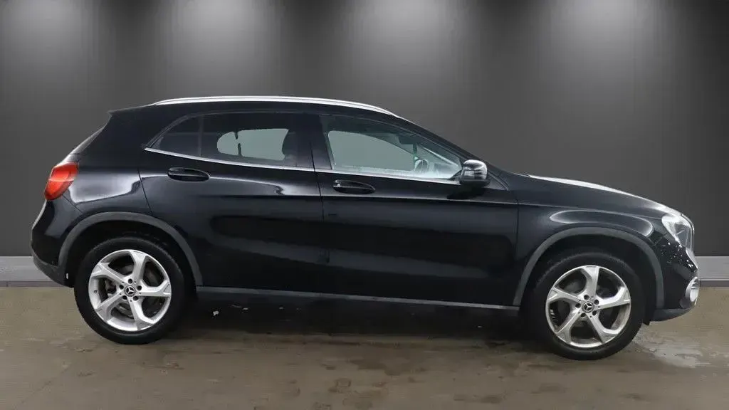 Used Mercedes GLA200 156 HP (114 kW) 2018 Black SUV