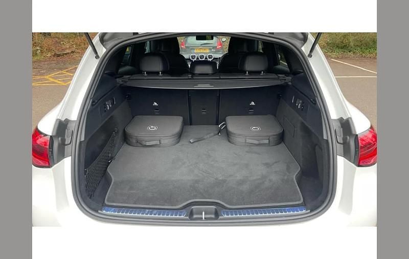 Used Mercedes GLC300e AMG line 308 HP (226 kW) 2025 White SUV