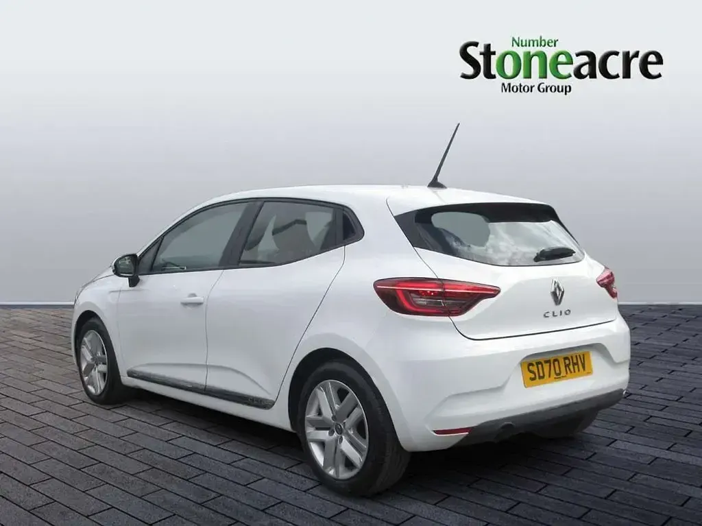 Used Renault Clio V Play 72 HP (52 kW) 2020 White Hatchback