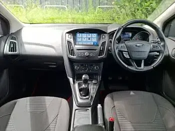 Used Ford Focus Titanium 120 HP (88 kW) 2017 Red Hatchback