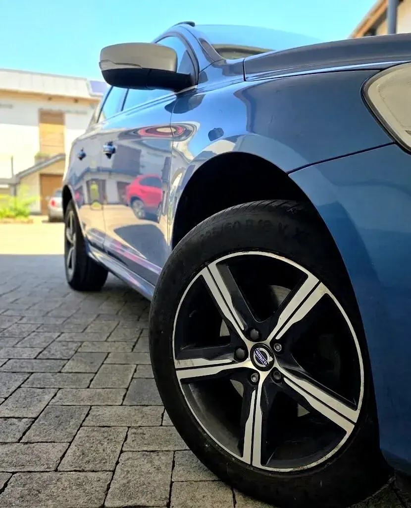 Used Volvo XC60 R-Design 2016 Blue SUV