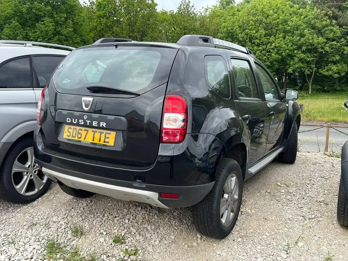 Used Dacia Duster Lauréate 125 HP (91 kW) 2017 Black SUV