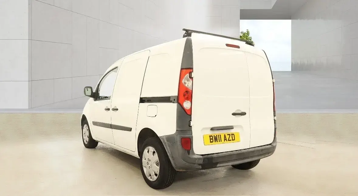 Usado Renault Kangoo 2011 Branco Monovolume
