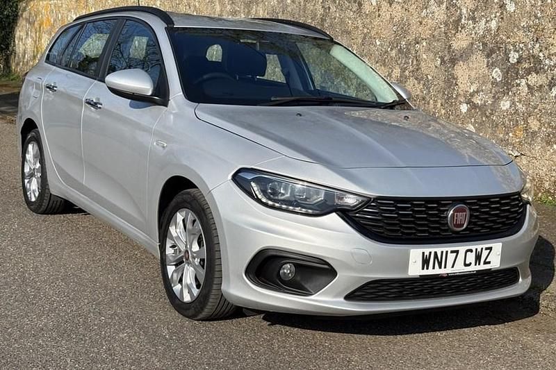 Used Fiat Tipo Easy Plus 95 HP (69 kW) 2017 Grey Estate