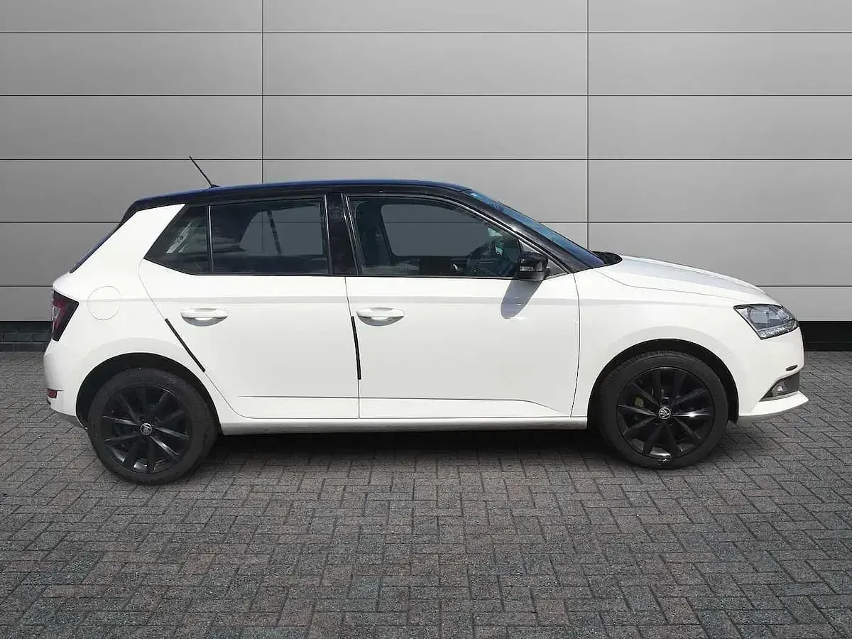 Used Skoda Fabia Colour Edition 44 HP (32 kW) 2021 Candy white black magic pearl effect Hatchback
